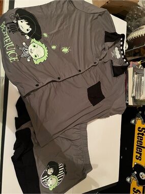 Women’s Beetlejuice Gray Graphic Hoodie & Shorts Set